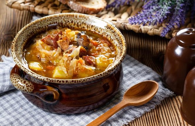 Przegląd lokalnych przysmaków i restauracji w Karpaczu